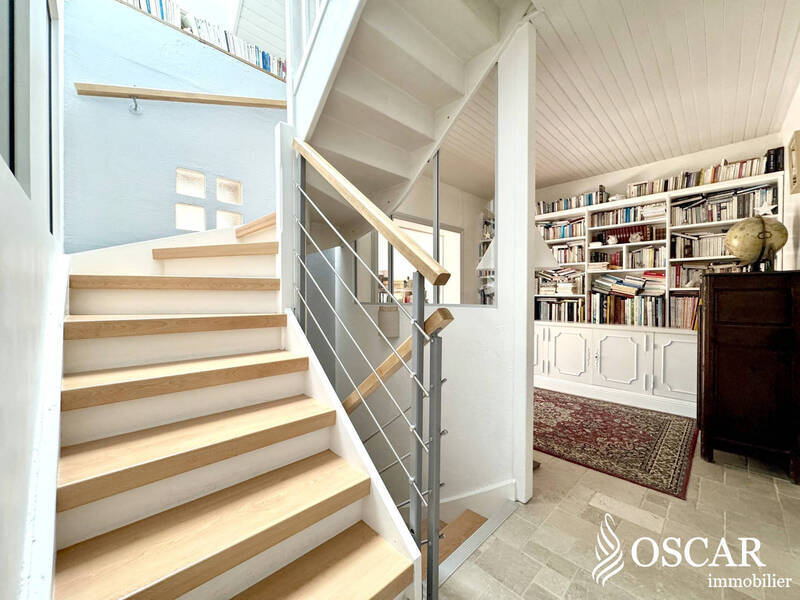 Buy house 10 rooms 180 m² in Nantes 44300