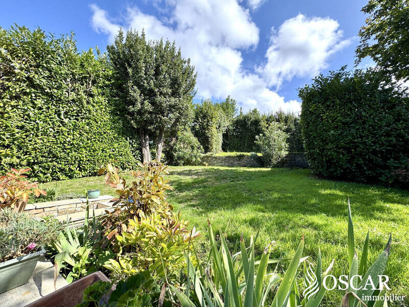 Buy house 10 rooms 180 m² in Nantes 44300