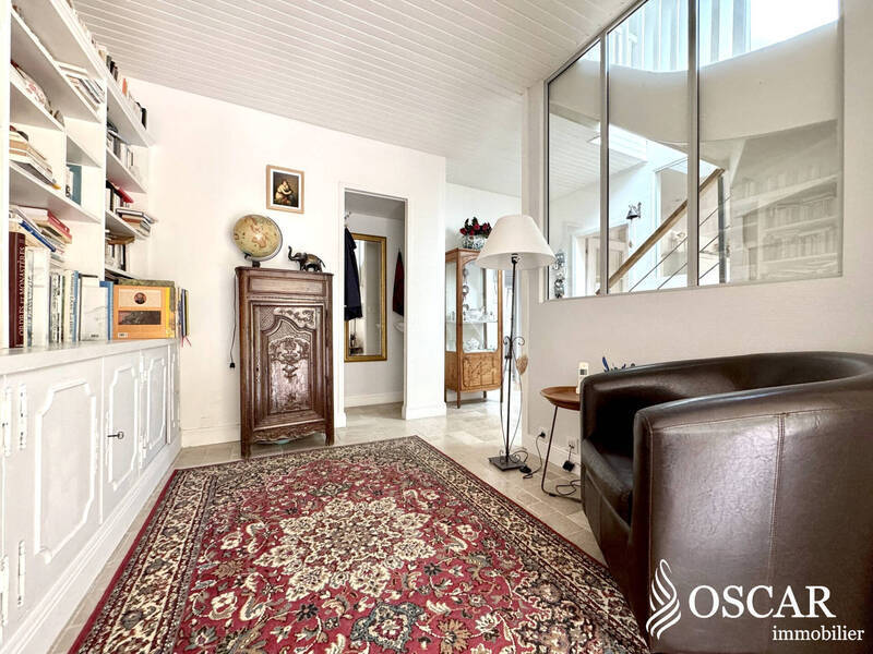 Buy house 10 rooms 180 m² in Nantes 44300