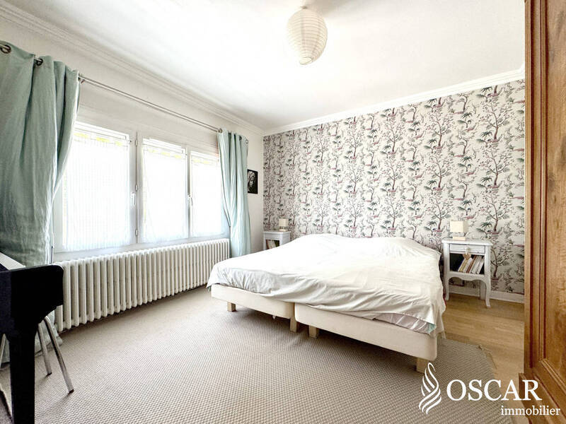 Buy house 10 rooms 180 m² in Nantes 44300