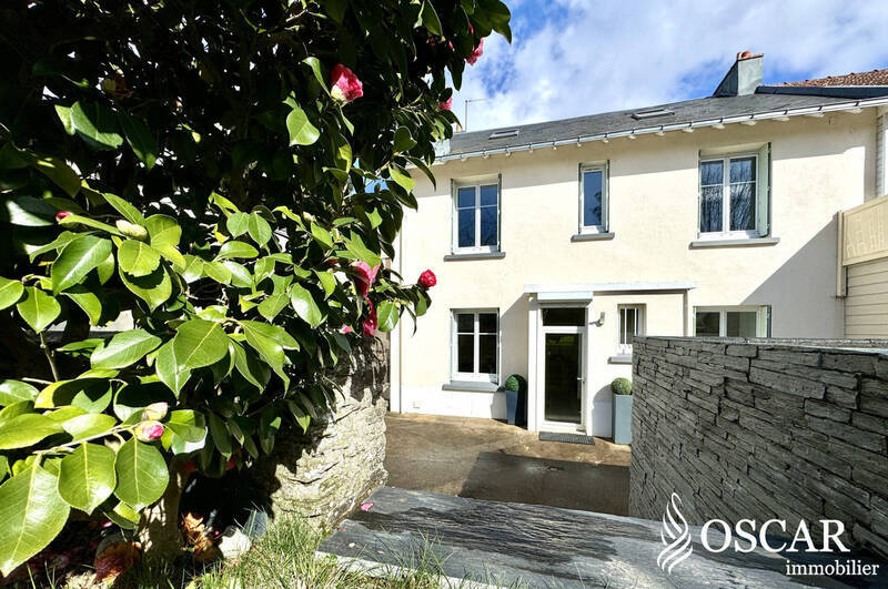 Buy house 8 rooms 134 m² in Nantes 44100