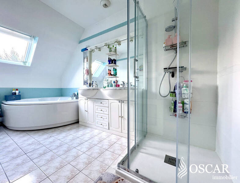 Buy house 4 rooms 92 m² in Nantes 44300