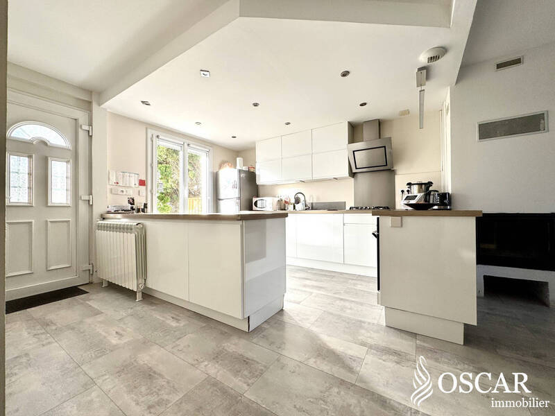 Buy house 4 rooms 92 m² in Nantes 44300