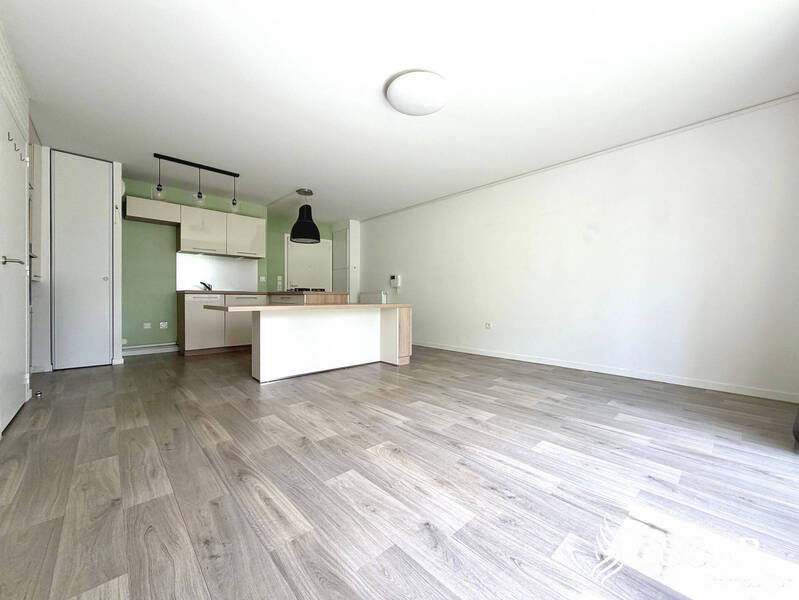 Sold property apartment 3 rooms 65.57 m² in Nantes 44300