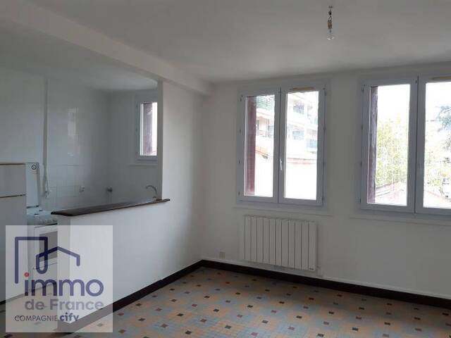 Location Appartement 2 pièces 40 m² Saint-Fons 69190 Centre