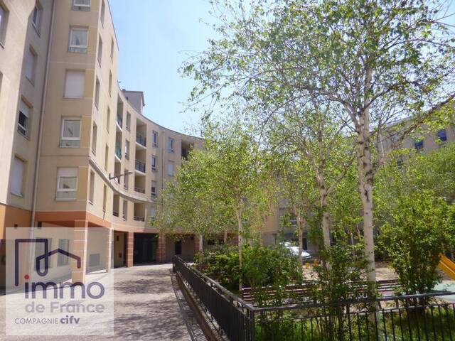 Location Appartement 2 pièces 42.32 m² Lyon 8e Arrondissement 69008