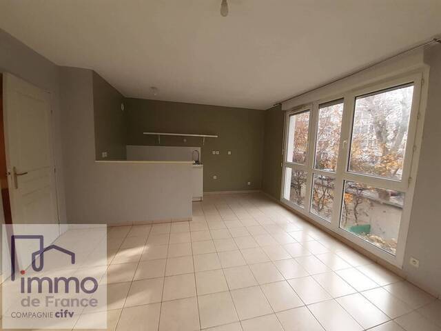 Rent Apartment 2 rooms 41.81 m² Villeurbanne 69100