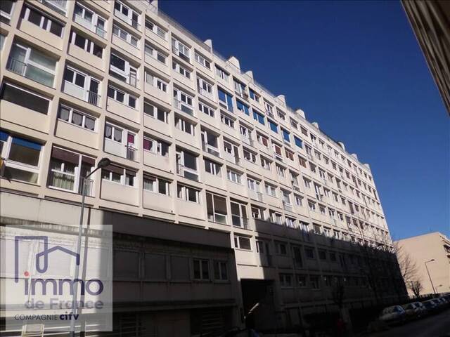 Location Appartement 3 pièces 54.2 m² Villeurbanne 69100 GRATTE CIEL