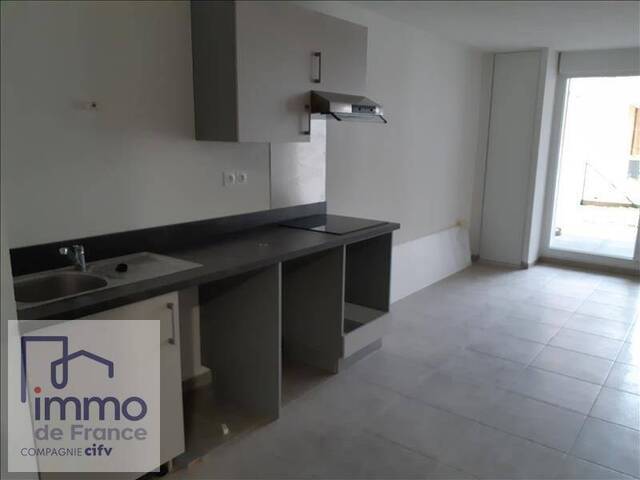Location Appartement 2 pièces 42.6 m² Saint-Priest 69800