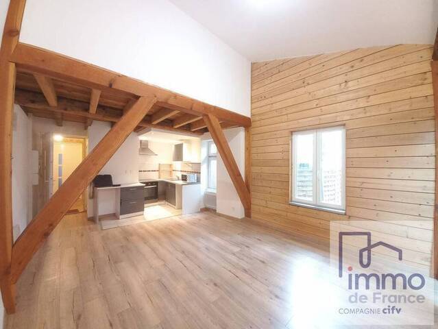 Location Appartement rénové 2 pièces 37 m² Montbrison 42600