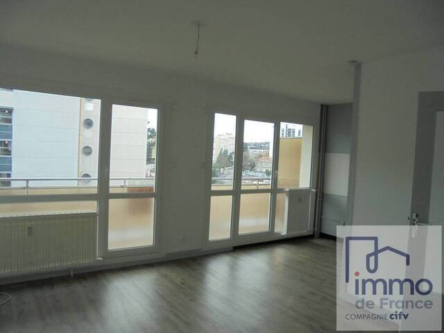 Vente Appartement 1 pièce 30.7 m² Saint-Étienne 42000