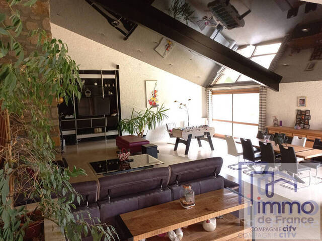 Vente Maison villa 7 pièces 227 m² Le Puy-en-Velay 43000