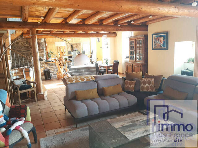 Vente Maison ferme 6 pièces 200 m² Le Puy-en-Velay 43000