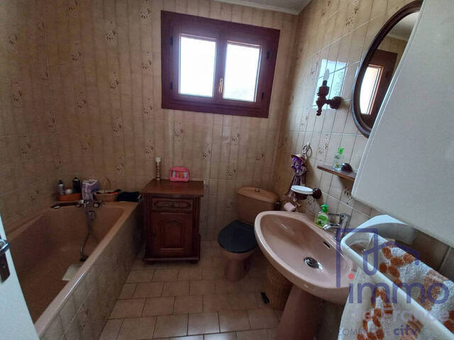 Sale House maison traditionnelle 6 rooms 122 m² Le Chambon-Feugerolles 42500