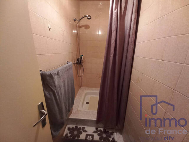 Sale House maison traditionnelle 6 rooms 122 m² Le Chambon-Feugerolles 42500