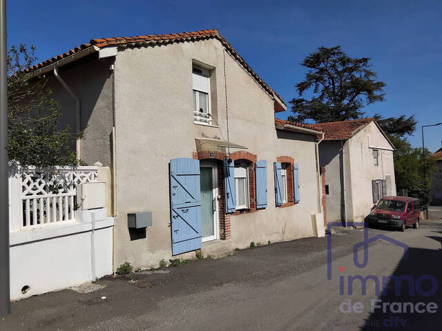 Sale Ancient house 4 rooms 88 m² Boisset-lès-Montrond 42210