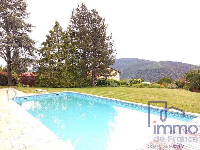 Vente Maison villa 7 pièces 227 m² Le Puy-en-Velay 43000
