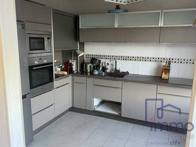 Sale Apartment 3 rooms 67 m² Saint-Étienne 42000