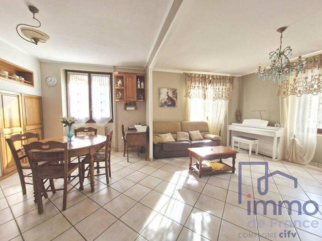 Vente Maison 4 pièces 85 m² Le Chambon-Feugerolles 42500