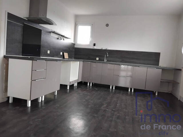 Sale House maison traditionnelle 6 rooms 146.28 m² Montbrison 42600