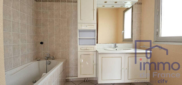 Sale Apartment 5 rooms 114.42 m² Saint-Étienne 42000