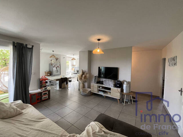 Sale Apartment 3 rooms 88 m² Saint-Genest-Lerpt 42530