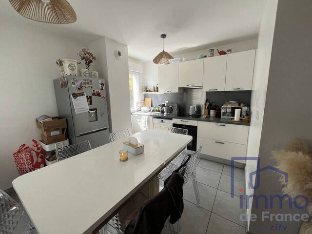 Sale Apartment 3 rooms 88 m² Saint-Genest-Lerpt 42530