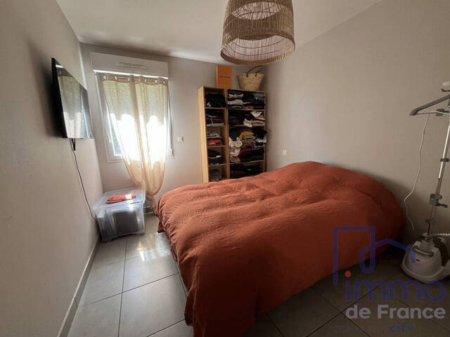 Sale Apartment 3 rooms 88 m² Saint-Genest-Lerpt 42530