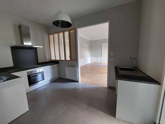 Location Appartement studio 1 pièce 48 m² Le Puy-en-Velay 43000
