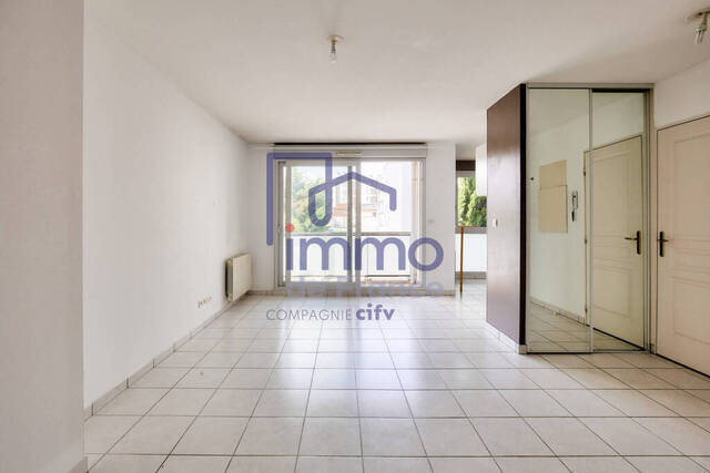 Sale Apartment 3 rooms 62 m² Lyon 8e Arrondissement 69008