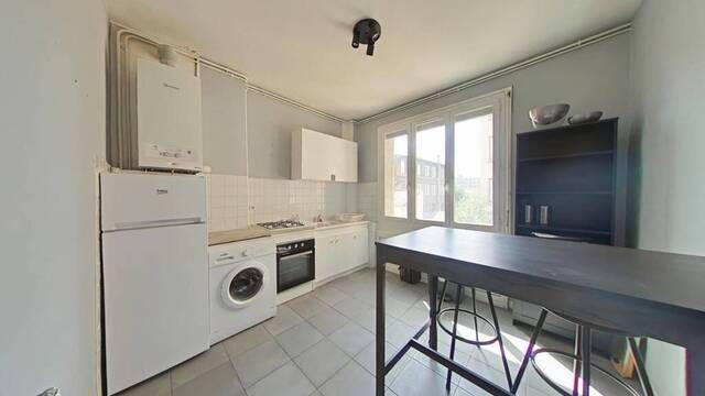 Rent Apartment 2 rooms 53 m² Saint-Étienne 42000