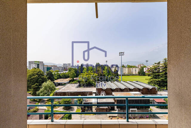 Sale Apartment 4 rooms 67.67 m² Grenoble 38000