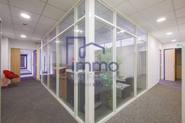 Vente Local bureau 825 m² Grenoble 38000