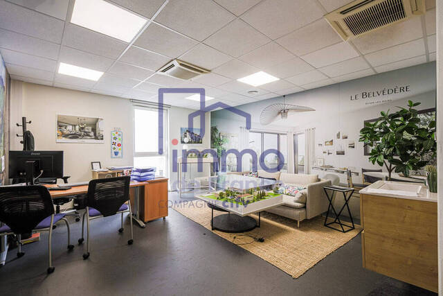 Vente Local bureau 825 m² Grenoble 38000