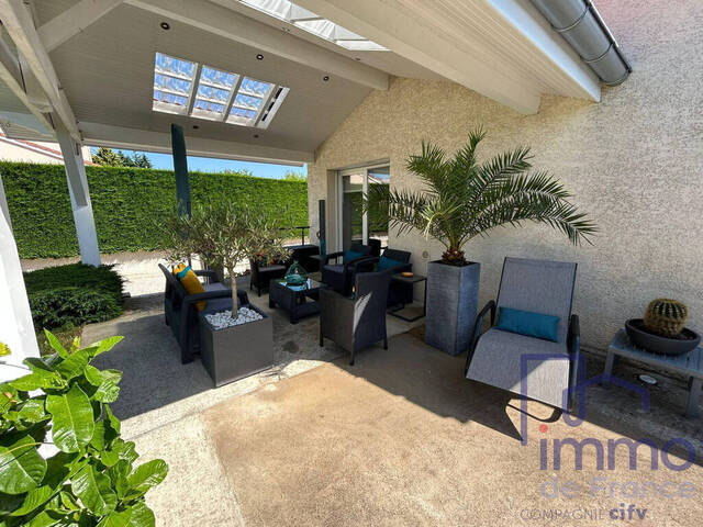 Sale House villa 5 rooms 89 m² Saint-Christo-en-Jarez 42320