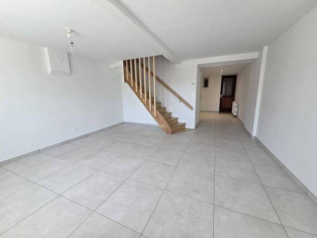 Location Maison 5 pièces 107 m² Saint-Laurent-de-Chamousset 69930