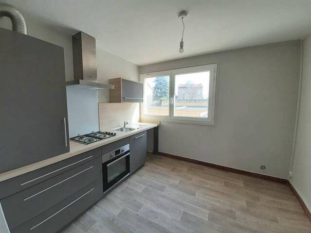 Location Appartement t4 76 m² Montbrison 42600