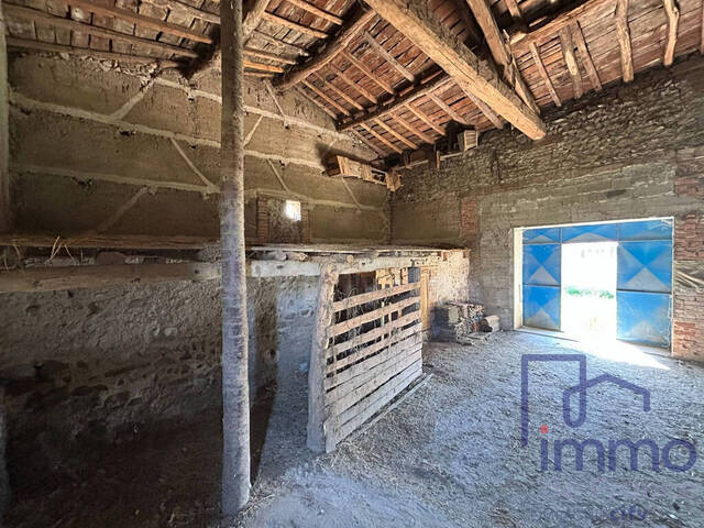 Sale Ancient house 2 rooms 76.23 m² Saint-Cyprien 42160