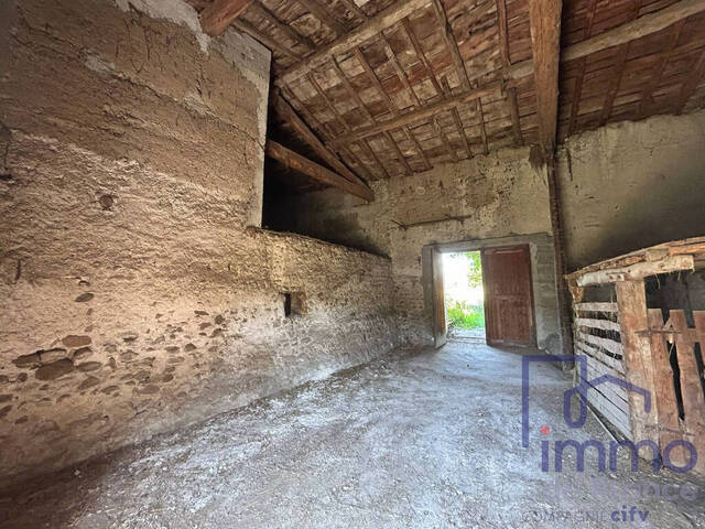Sale Ancient house 2 rooms 76.23 m² Saint-Cyprien 42160
