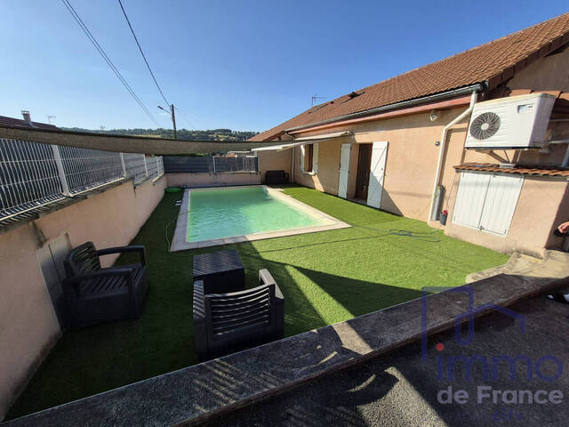 Vente Maison villa 5 pièces 110 m² Le Chambon-Feugerolles 42500