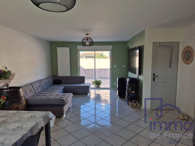 Vente Maison villa 5 pièces 110 m² Le Chambon-Feugerolles 42500