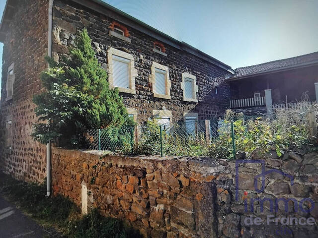 Vente Maison ferme 5 pièces 179.33 m² Saint-Christophe-sur-Dolaison 43370