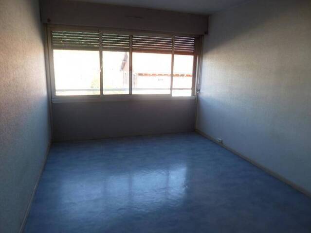 Location Appartement studio 1 pièce 23 m² Le Puy-en-Velay 43000