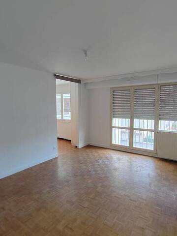 Location Appartement studio 1 pièce 31 m² Saint-Étienne 42000