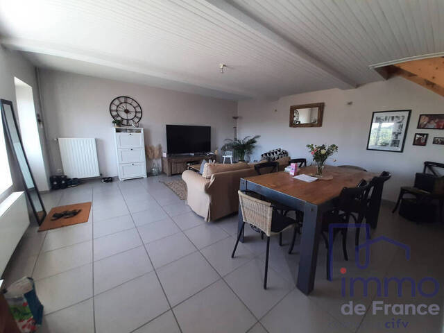 Sale Ancient house 6 rooms 100 m² Chambœuf 42330