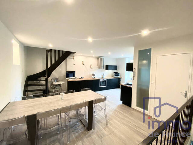 Sale Ancient house 4 rooms 93 m² Montbrison 42600