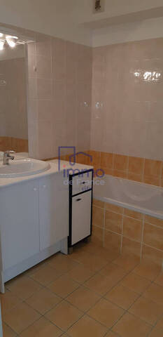 Sale Apartment 3 rooms 77.72 m² Bourgoin-Jallieu 38300