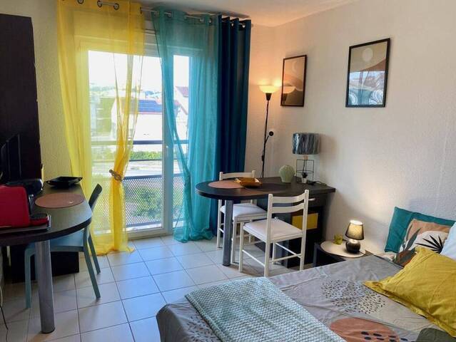 Rent Apartment studio 1 room 19 m² Saint-Priest-en-Jarez 42270 HÔPITAL NORD