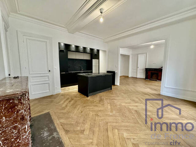 Sale Apartment 6 rooms 155 m² Saint-Étienne 42000