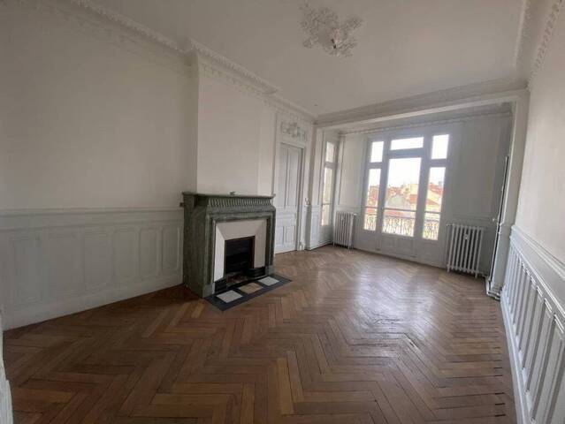 Rent Apartment 2 rooms 3 rooms 66 m² Saint-Étienne 42000 HYPER CENTRE